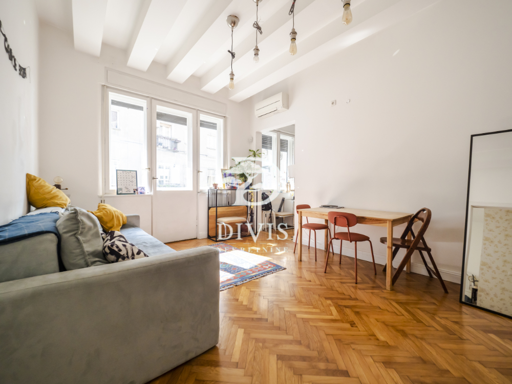 Stan na prodaju u Beogradu, Obilićev venac, trosoban, 72m2, cena 370000 evra