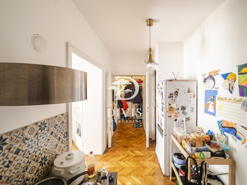 Stan na prodaju u Beogradu, Obilićev venac, trosoban, 72m2, cena 370000 evra