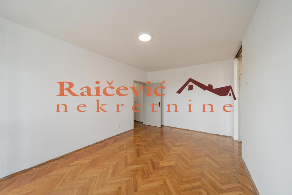 Stan na prodaju u Beogradu, Botanička bašta, dvoiposoban, 57m2, cena 250000 evra