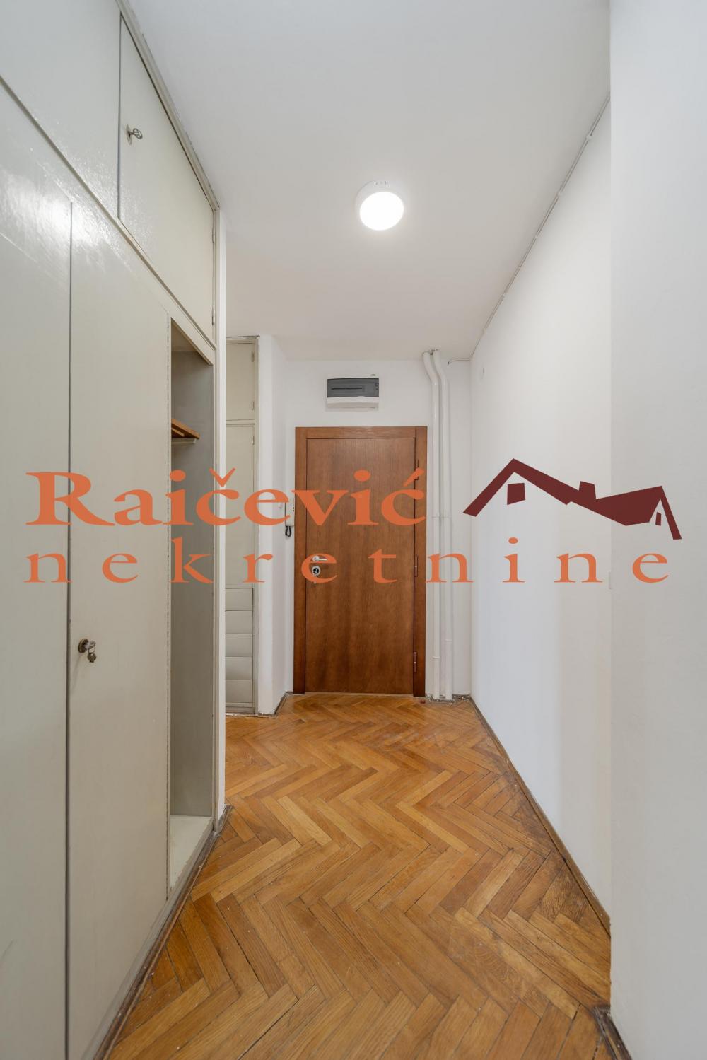 Stan na prodaju u Beogradu, Botanička bašta, dvoiposoban, 57m2, cena 250000 evra