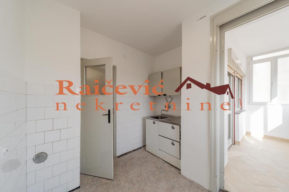 Stan na prodaju u Beogradu, Botanička bašta, dvoiposoban, 57m2, cena 250000 evra