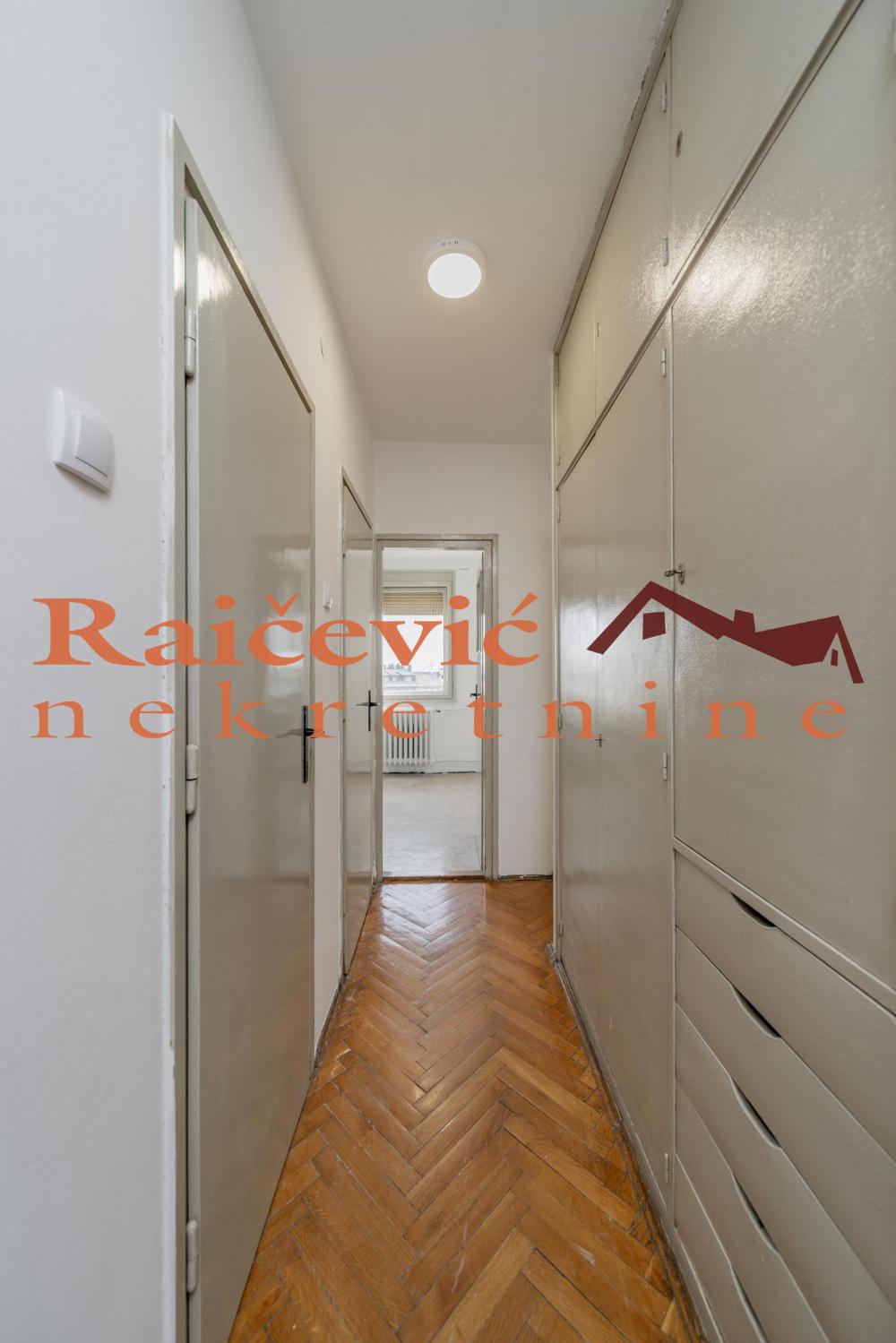 Stan na prodaju u Beogradu, Botanička bašta, dvoiposoban, 57m2, cena 250000 evra