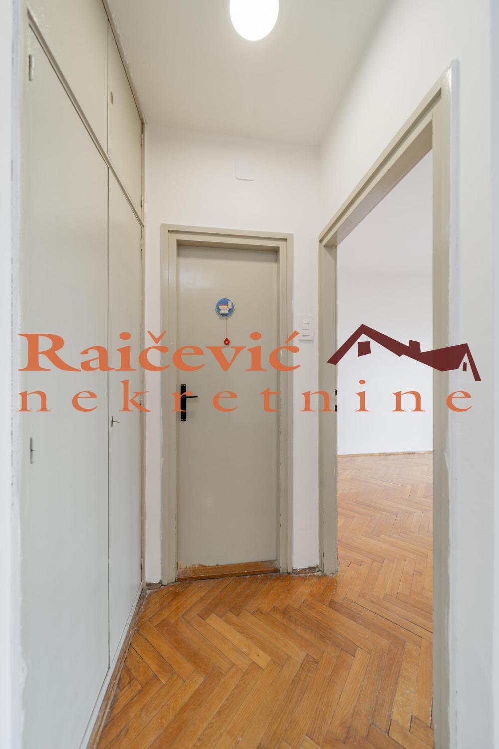 Stan na prodaju u Beogradu, Botanička bašta, dvoiposoban, 57m2, cena 250000 evra