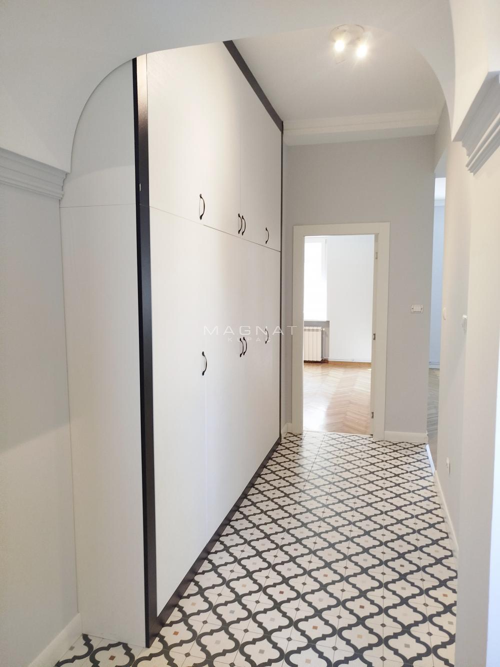 Stan na prodaju u Beogradu, Stari grad, dvoiposoban, 72m2, cena 310000 evra