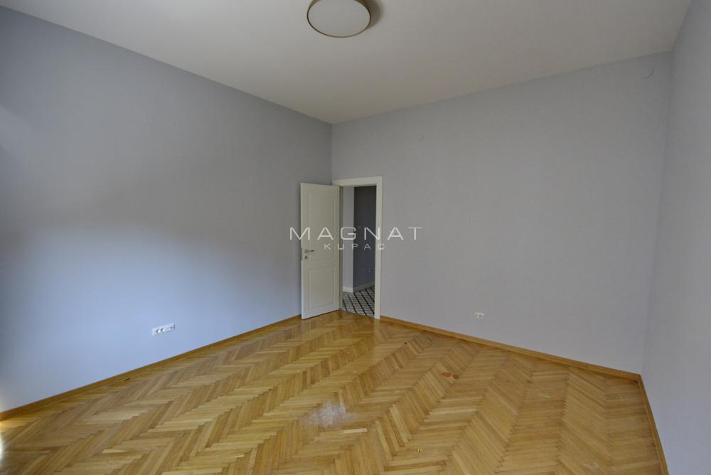 Stan na prodaju u Beogradu, Stari grad, dvoiposoban, 72m2, cena 310000 evra