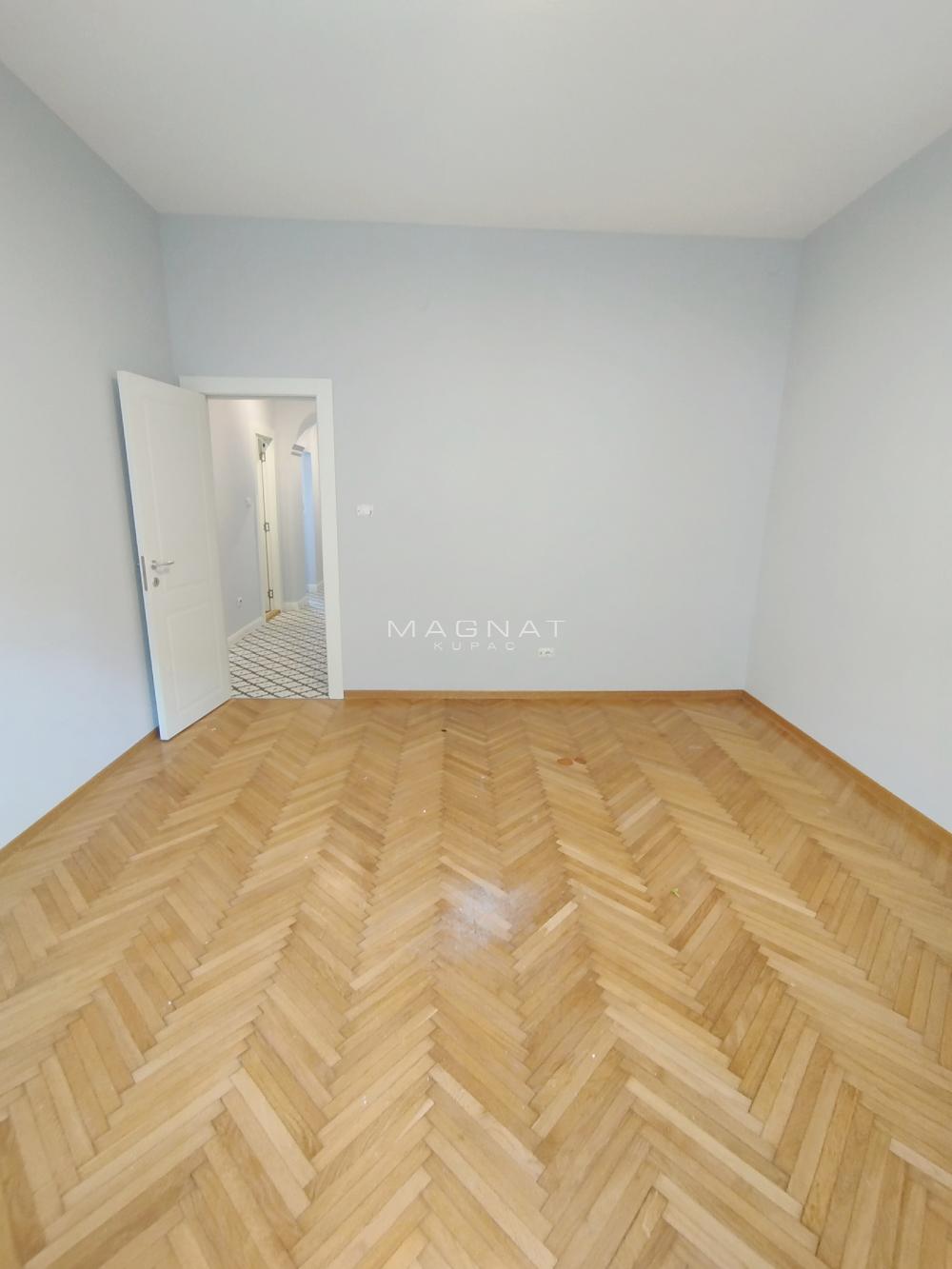 Stan na prodaju u Beogradu, Stari grad, dvoiposoban, 72m2, cena 310000 evra