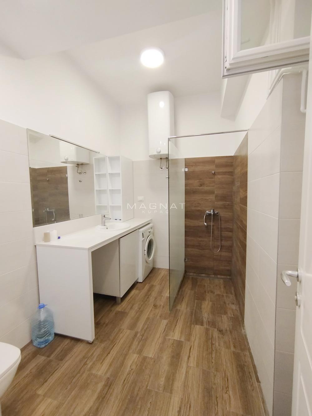 Stan na prodaju u Beogradu, Stari grad, dvoiposoban, 72m2, cena 310000 evra