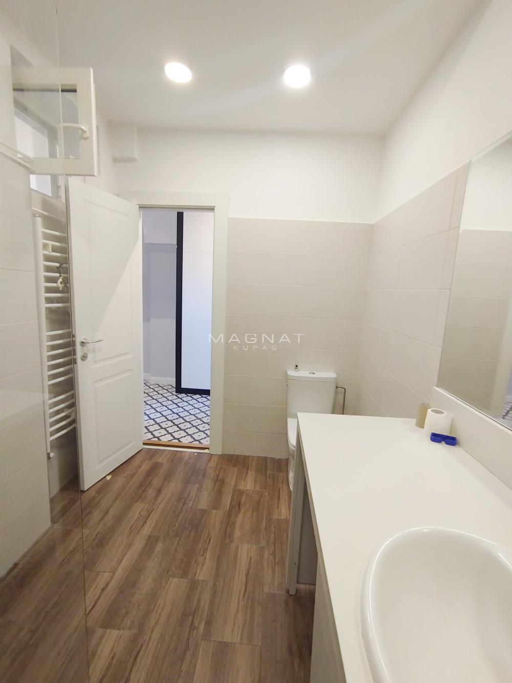 Stan na prodaju u Beogradu, Stari grad, dvoiposoban, 72m2, cena 310000 evra