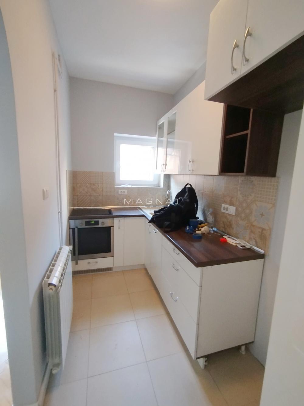 Stan na prodaju u Beogradu, Stari grad, dvoiposoban, 72m2, cena 310000 evra