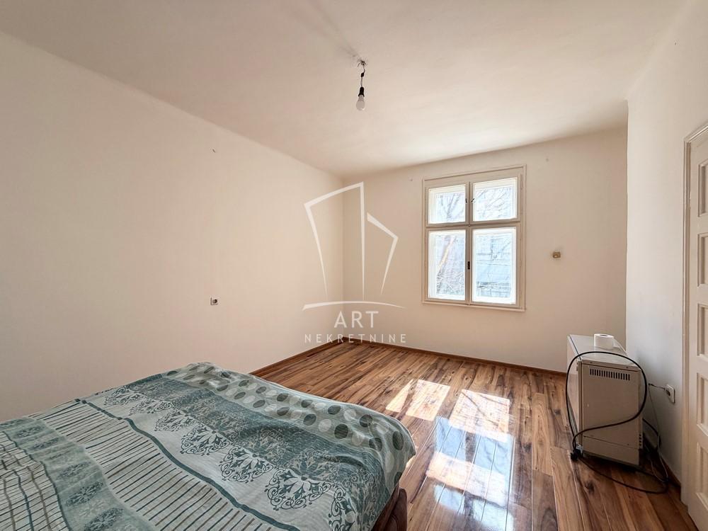 Stan na prodaju u Beogradu, Vračar, dvosoban, 68m2, cena 195000 evra