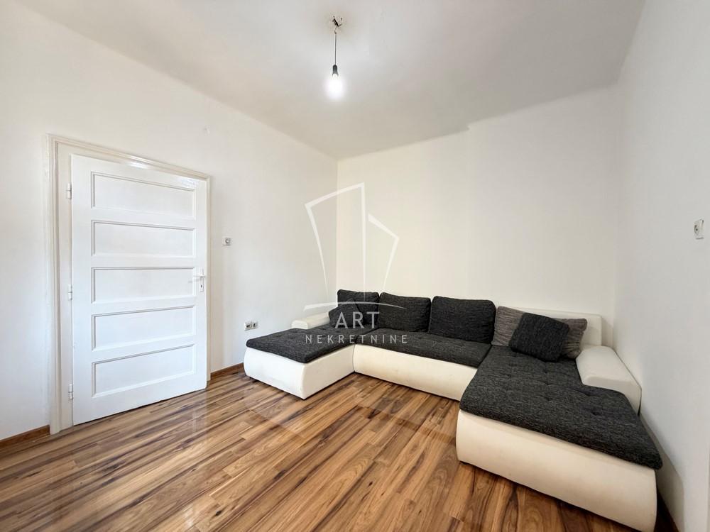 Stan na prodaju u Beogradu, Vračar, dvosoban, 68m2, cena 195000 evra