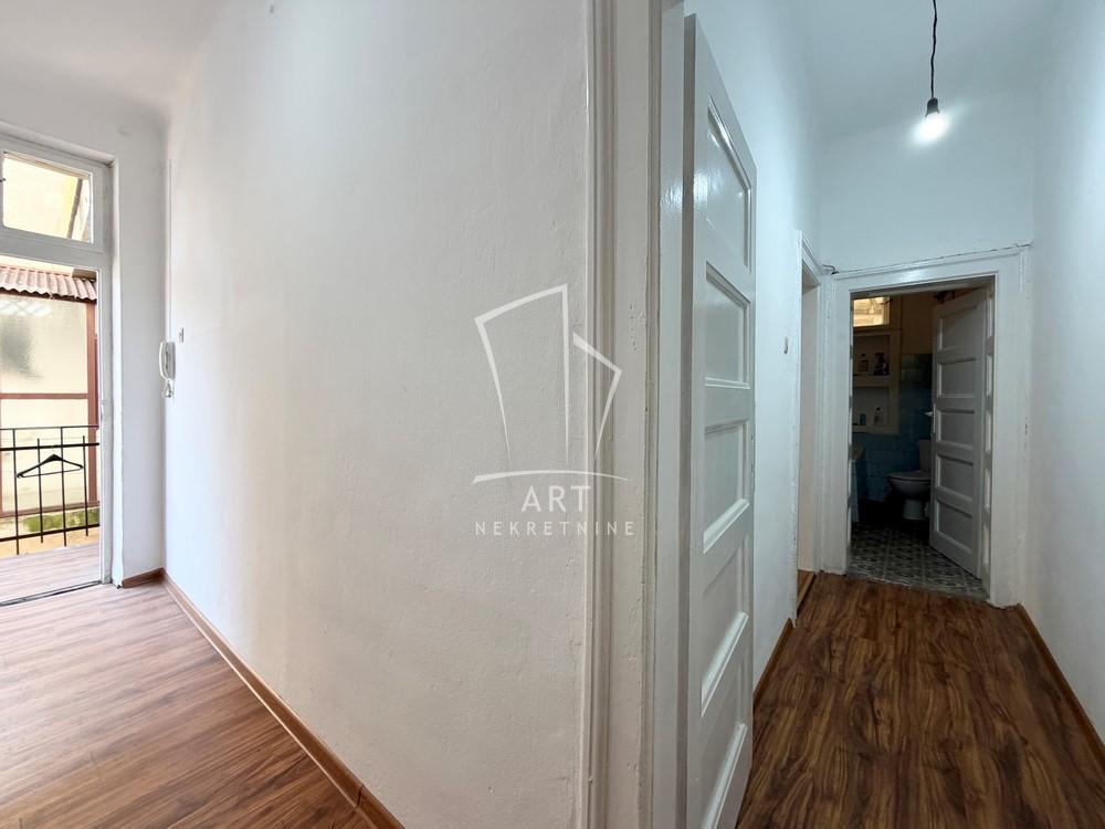 Stan na prodaju u Beogradu, Vračar, dvosoban, 68m2, cena 195000 evra