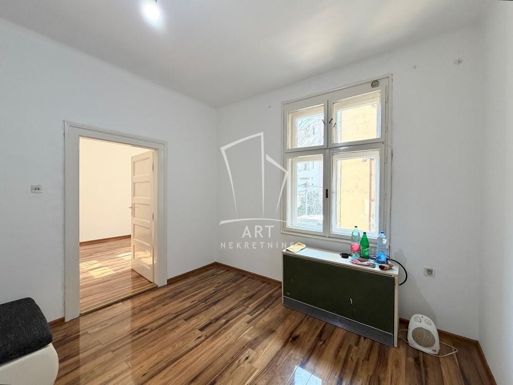 Stan na prodaju u Beogradu, Vračar, dvosoban, 68m2, cena 195000 evra