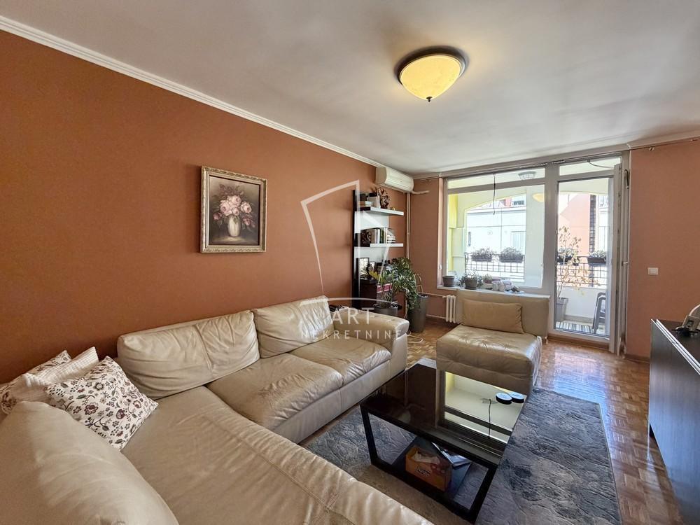 Stan na prodaju u Beogradu, Zemun, cetvorosoban, 103m2, cena 429000 evra