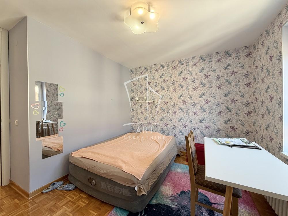 Stan na prodaju u Beogradu, Zemun, cetvorosoban, 103m2, cena 429000 evra