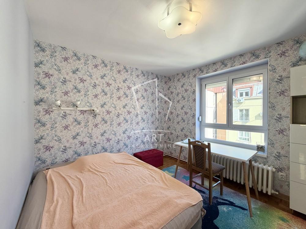 Stan na prodaju u Beogradu, Zemun, cetvorosoban, 103m2, cena 429000 evra