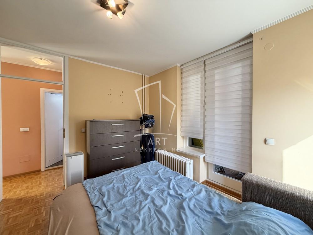 Stan na prodaju u Beogradu, Zemun, cetvorosoban, 103m2, cena 429000 evra