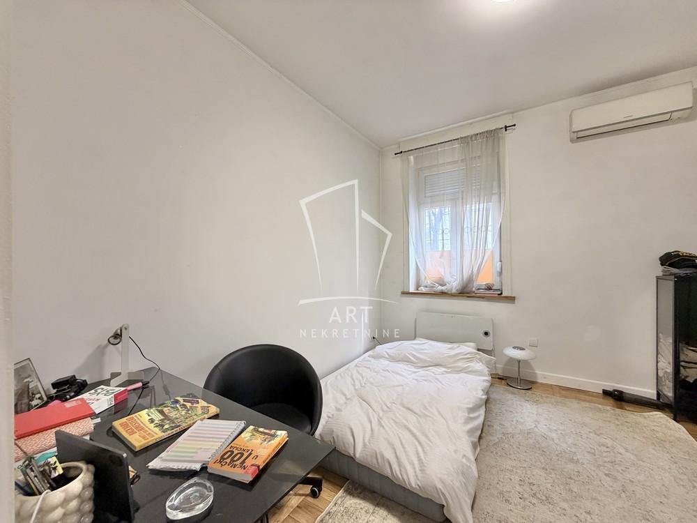 Stan na prodaju u Beogradu, Stari grad, jednoiposoban, 40m2, cena 260000 evra