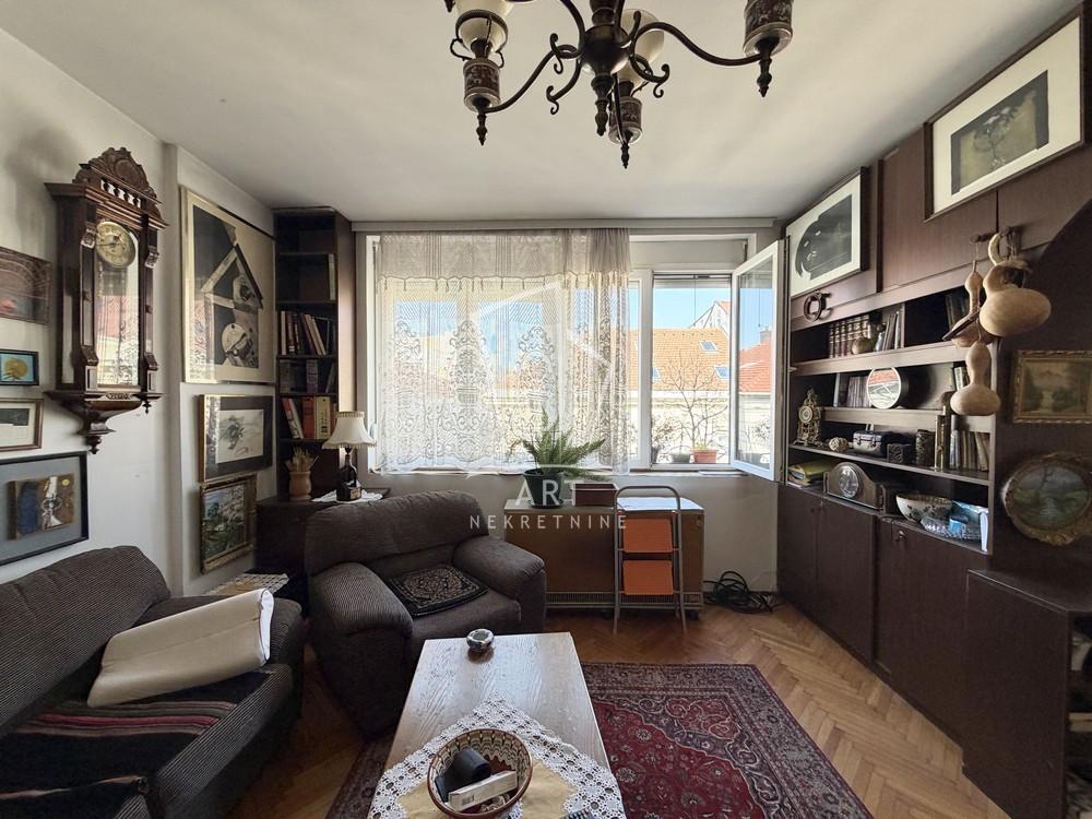 Stan na prodaju u Beogradu, Zemun, dvoiposoban, 61m2, cena 275000 evra