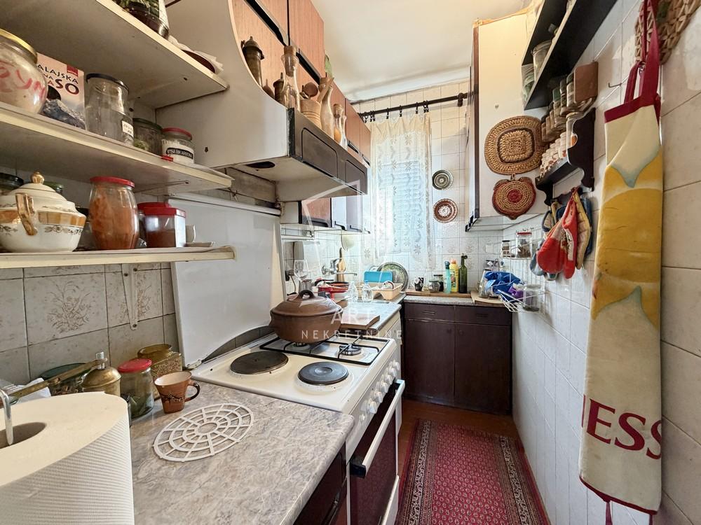 Stan na prodaju u Beogradu, Zemun, dvoiposoban, 61m2, cena 275000 evra