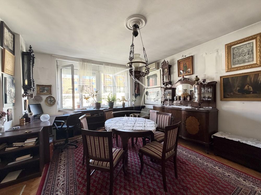 Stan na prodaju u Beogradu, Zemun, dvoiposoban, 61m2, cena 275000 evra