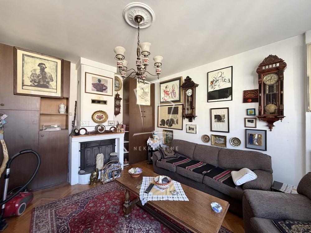 Stan na prodaju u Beogradu, Zemun, dvoiposoban, 61m2, cena 275000 evra