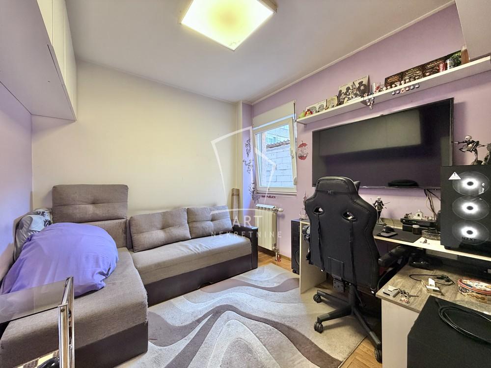 Stan na prodaju u Beogradu, Dušanovac, jednoiposoban, 40m2, cena 160000 evra