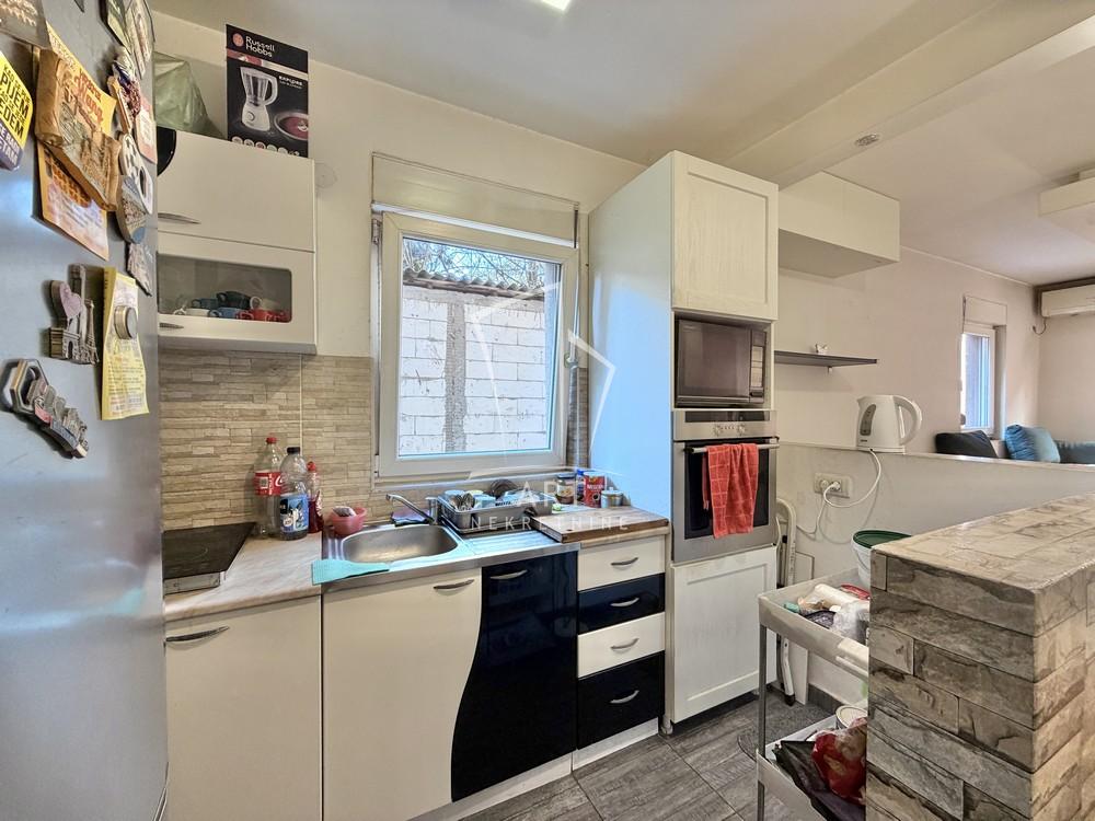 Stan na prodaju u Beogradu, Dušanovac, jednoiposoban, 40m2, cena 160000 evra