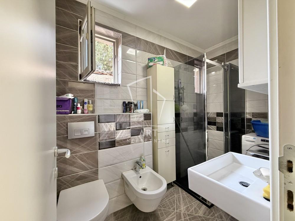 Stan na prodaju u Beogradu, Dušanovac, jednoiposoban, 40m2, cena 160000 evra