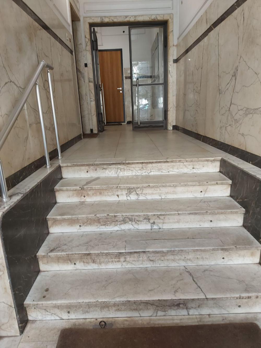 Stan na prodaju u Beogradu, Vračar, trosoban, 74m2, cena 415000 evra