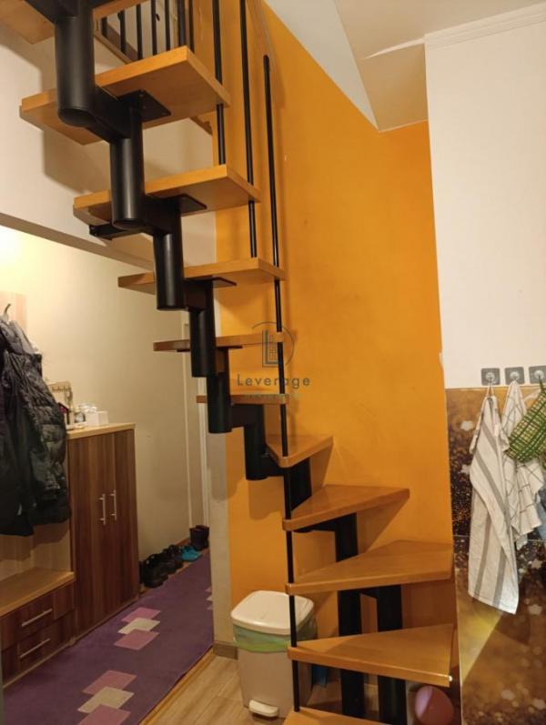 Stan na prodaju u Beogradu, Karaburma, trosoban, 80m2, cena 160000 evra