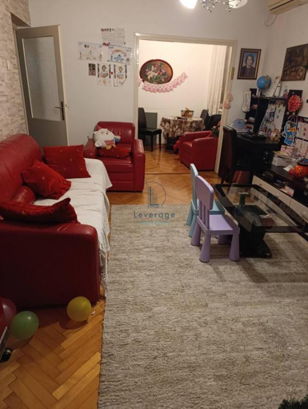 Stan na prodaju u Beogradu, Karaburma, trosoban, 80m2, cena 160000 evra