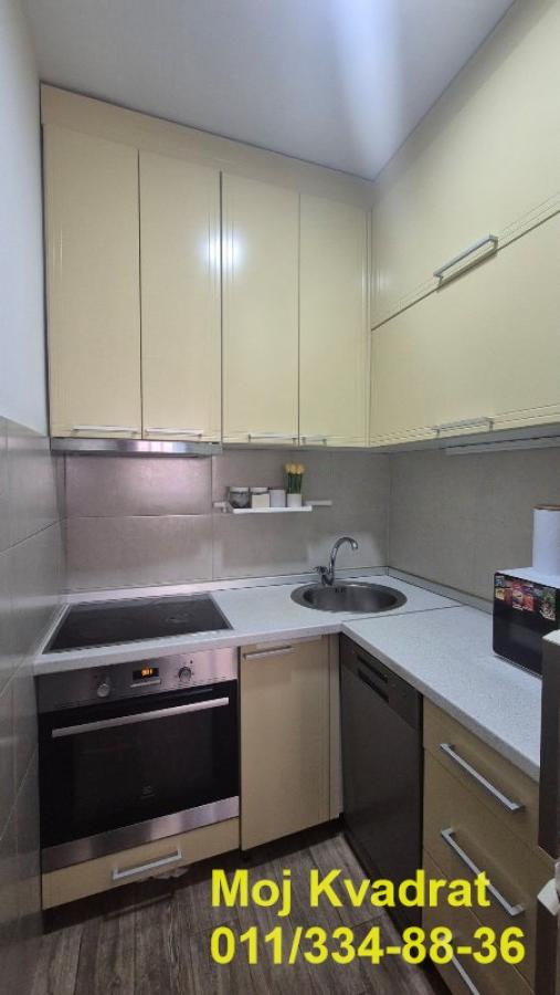 Stan na prodaju u Beogradu, Zeleno brdo, dvoiposoban, 55m2, cena 185000 evra