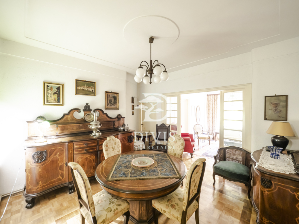 Stan na prodaju u Beogradu, Kalenić pijaca, troiposoban, 119m2, cena 470000 evra