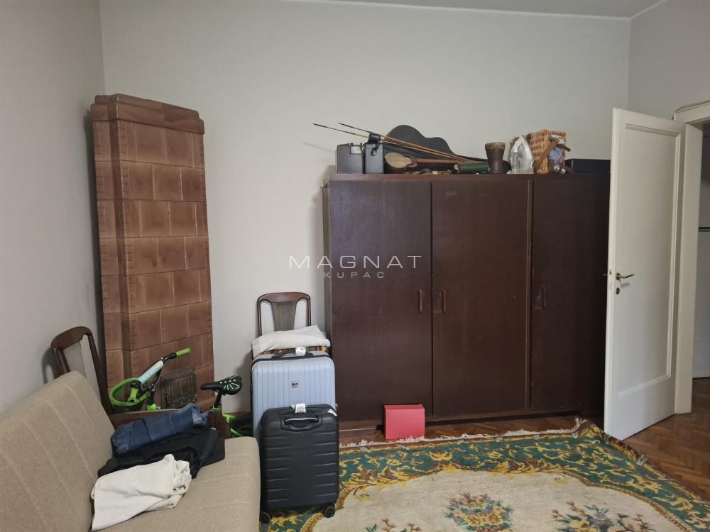 Stan na prodaju u Beogradu, Zemun, cetvorosoban, 130m2, cena 450000 evra