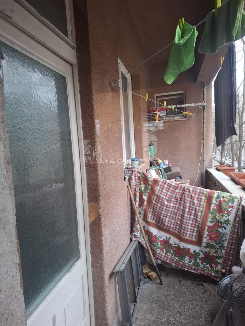 Stan na prodaju u Beogradu, Zemun, cetvorosoban, 130m2, cena 450000 evra