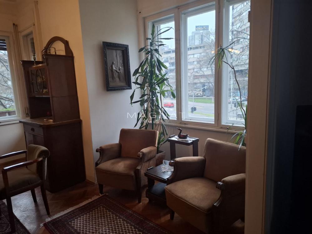 Stan na prodaju u Beogradu, Zemun, cetvorosoban, 130m2, cena 450000 evra