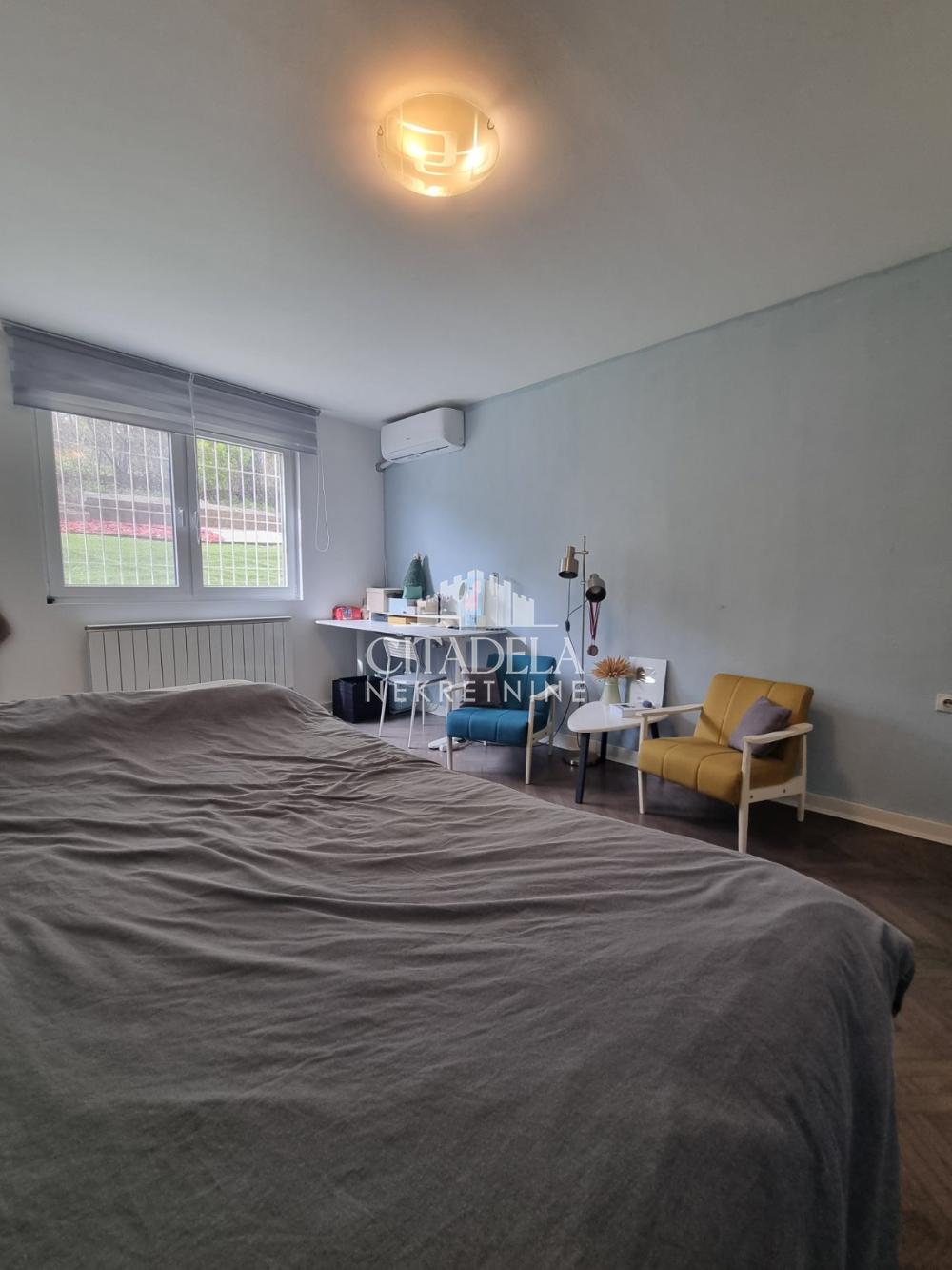 Stan na prodaju u Beogradu, Karaburma, dvosoban, 42m2, cena 125000 evra