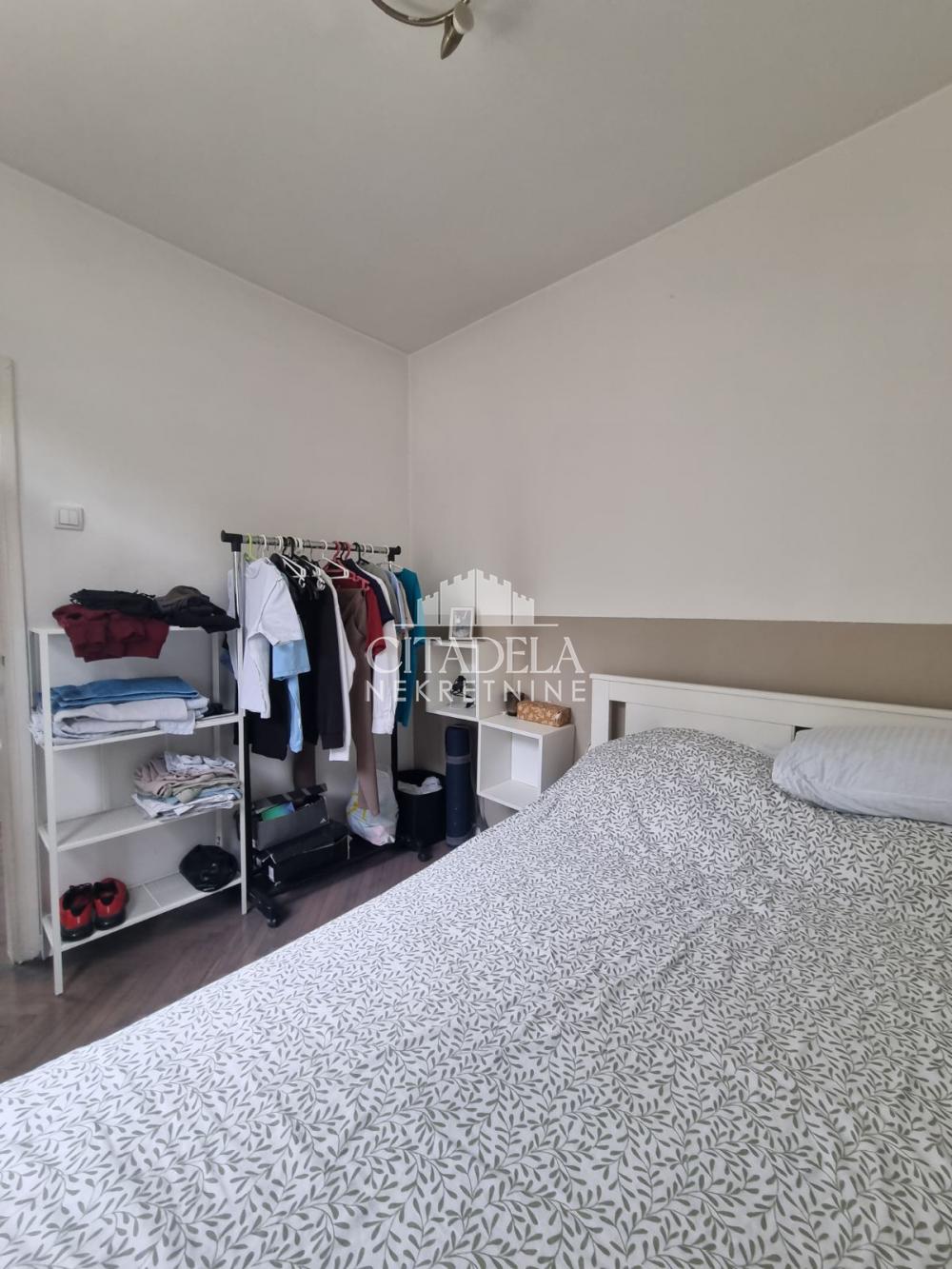 Stan na prodaju u Beogradu, Karaburma, dvosoban, 42m2, cena 125000 evra