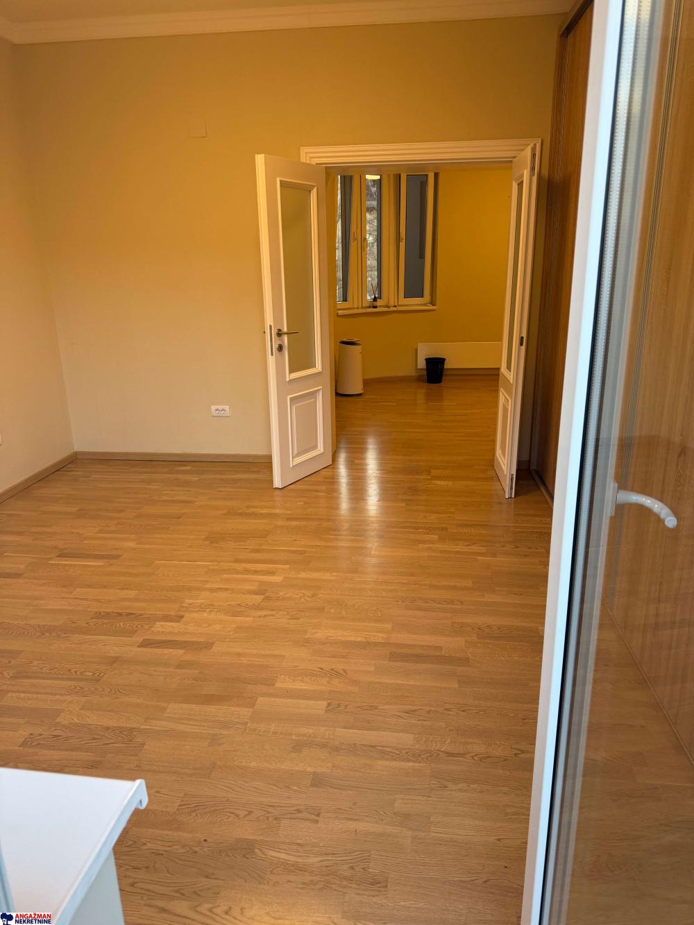 Stan na prodaju u Beogradu, Dorćol, trosoban, 56m2, cena 319000 evra