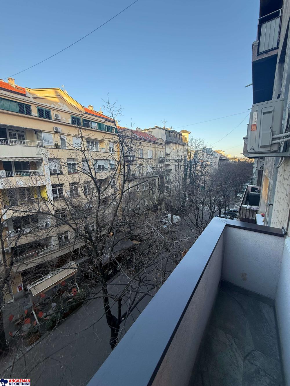 Stan na prodaju u Beogradu, Dorćol, trosoban, 56m2, cena 319000 evra