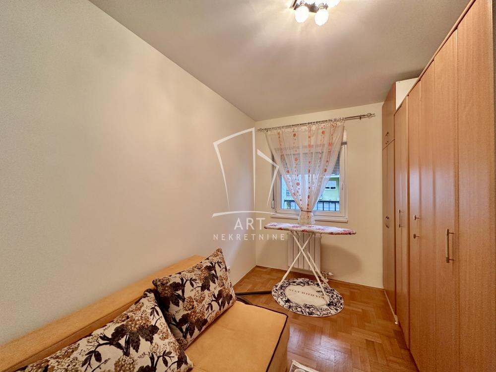 Stan na prodaju u Beogradu, Novi Beograd, jednoiposoban, 42m2, cena 165000 evra