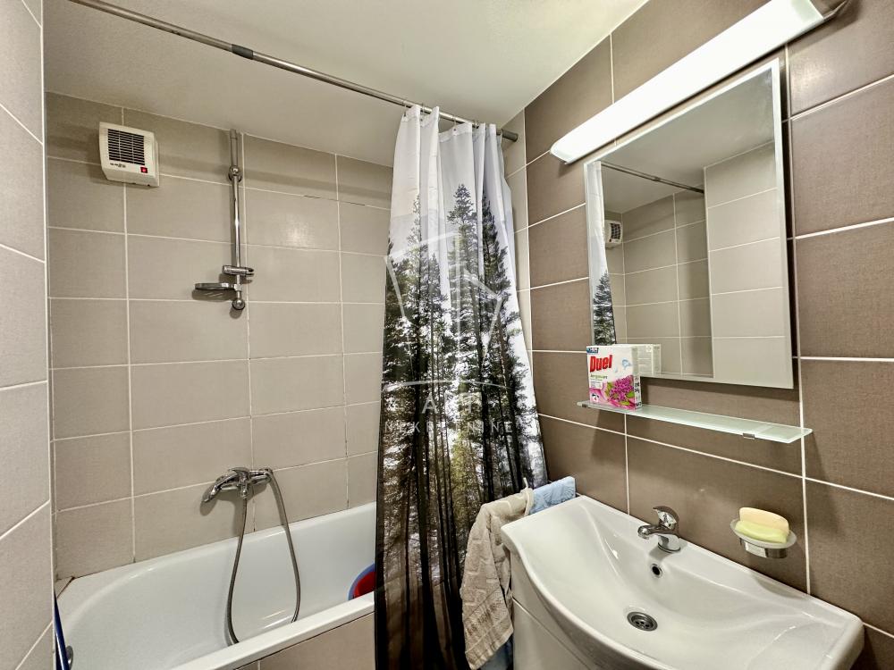 Stan na prodaju u Beogradu, Novi Beograd, jednoiposoban, 42m2, cena 165000 evra