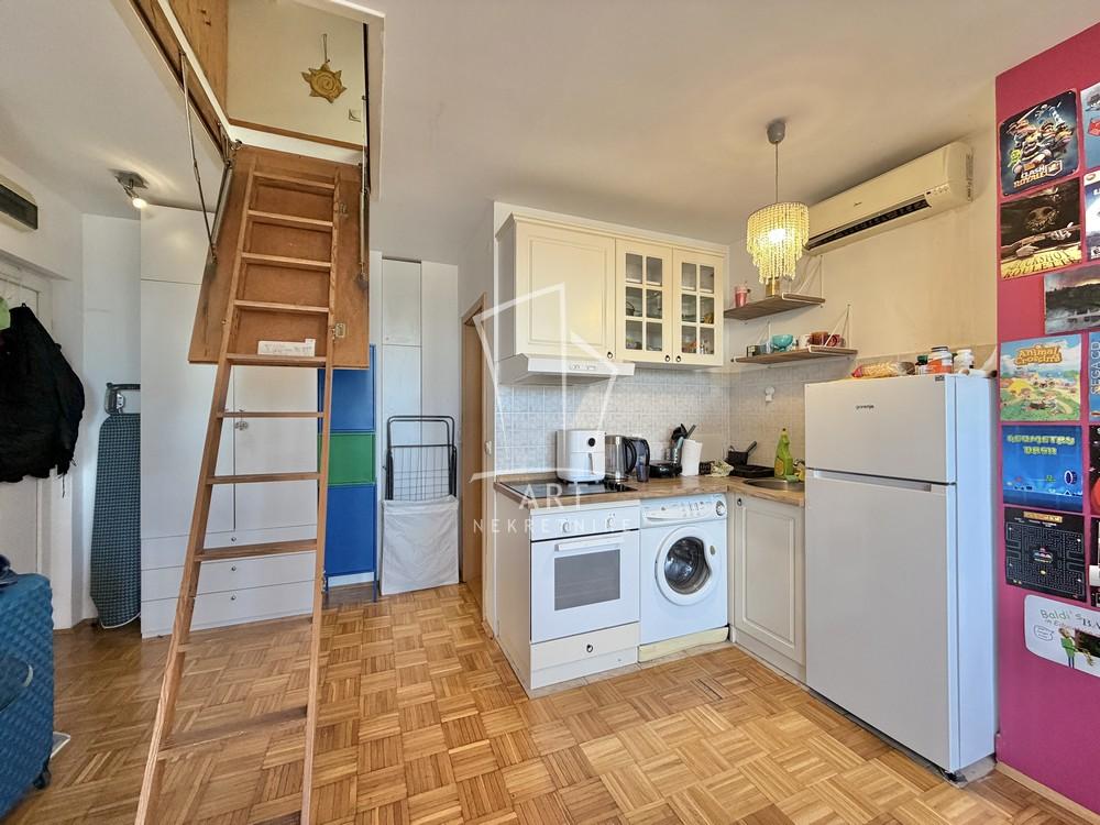 Stan na prodaju u Beogradu, Bogoslovija, jednoiposoban, 23m2, cena 140000 evra