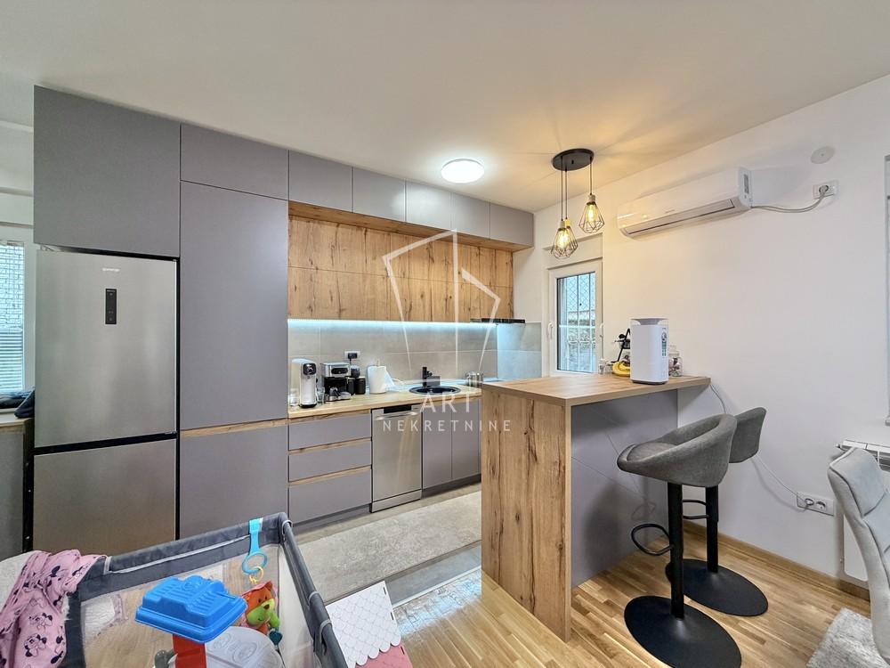 Stan na prodaju u Beogradu, Žarkovo, dvosoban, 48m2, cena 150000 evra