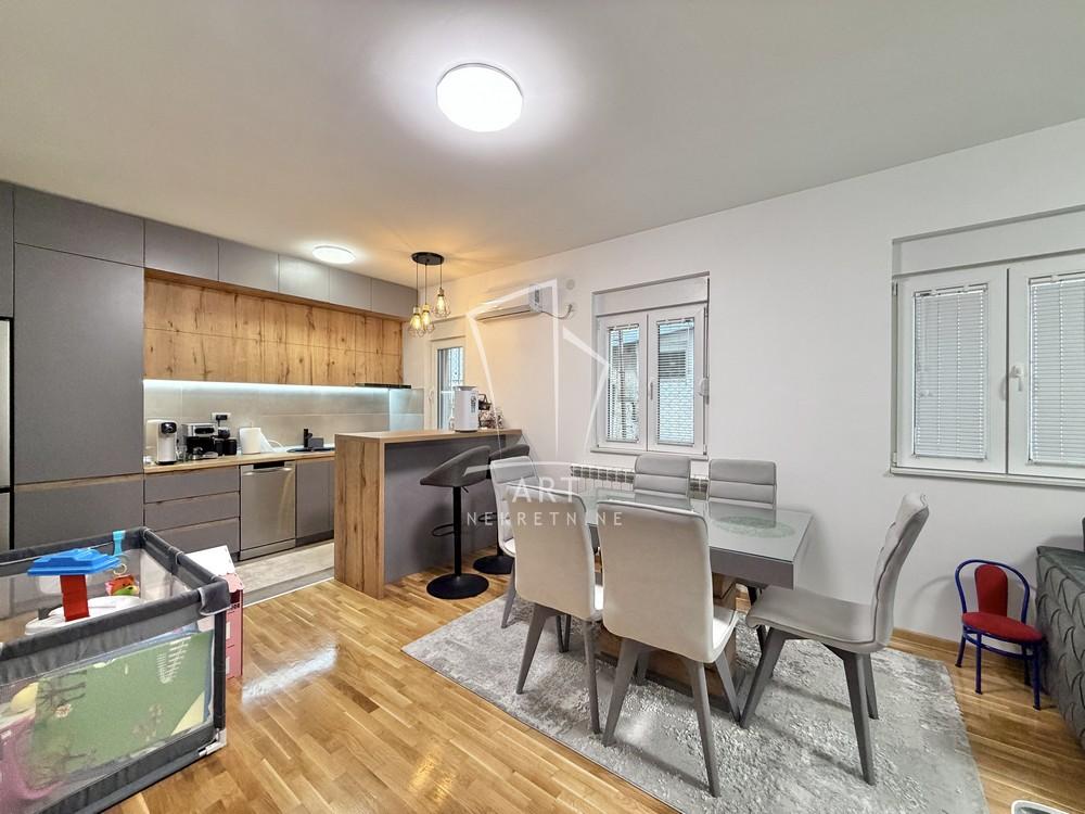 Stan na prodaju u Beogradu, Žarkovo, dvosoban, 48m2, cena 150000 evra