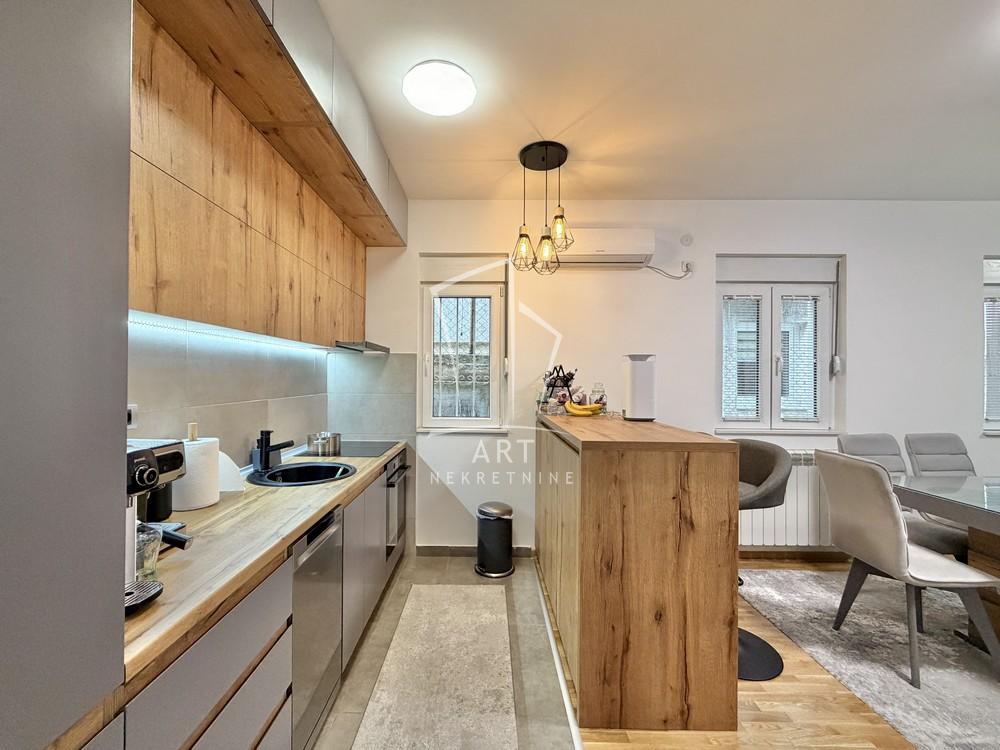 Stan na prodaju u Beogradu, Žarkovo, dvosoban, 48m2, cena 150000 evra