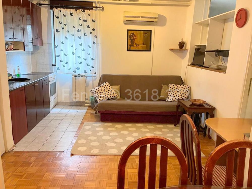 Stan na prodaju u Beogradu, Olimp, jednoiposoban, 45m2, cena 118000 evra