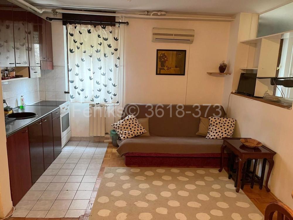 Stan na prodaju u Beogradu, Olimp, jednoiposoban, 45m2, cena 118000 evra