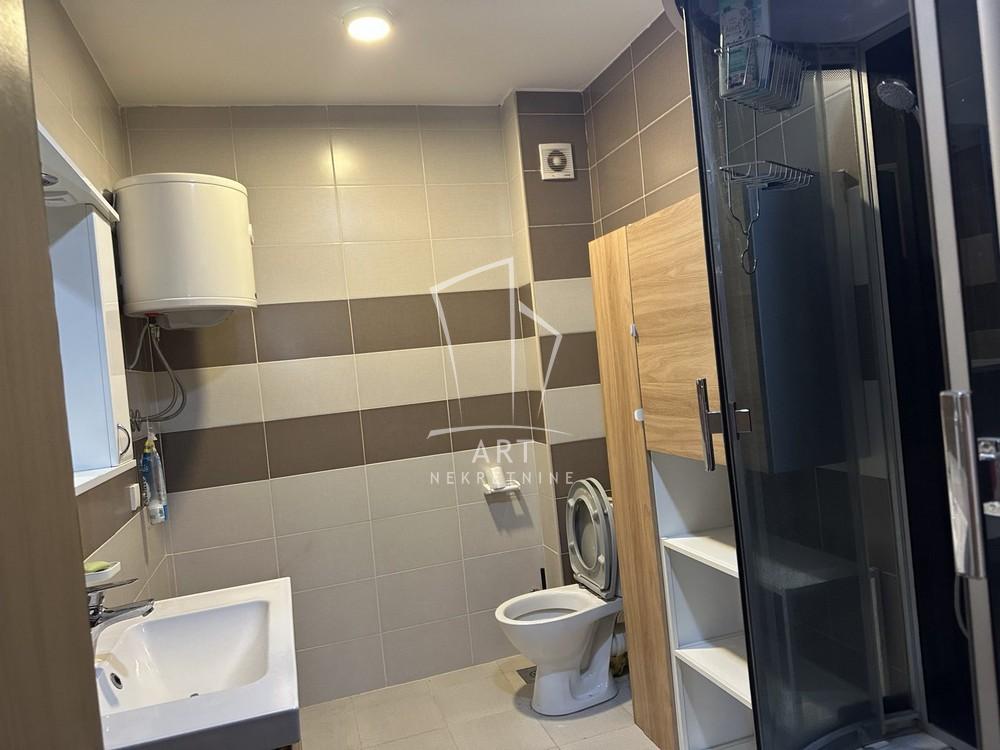 Stan na prodaju u Beogradu, Mirijevo, trosoban, 66m2, cena 132000 evra